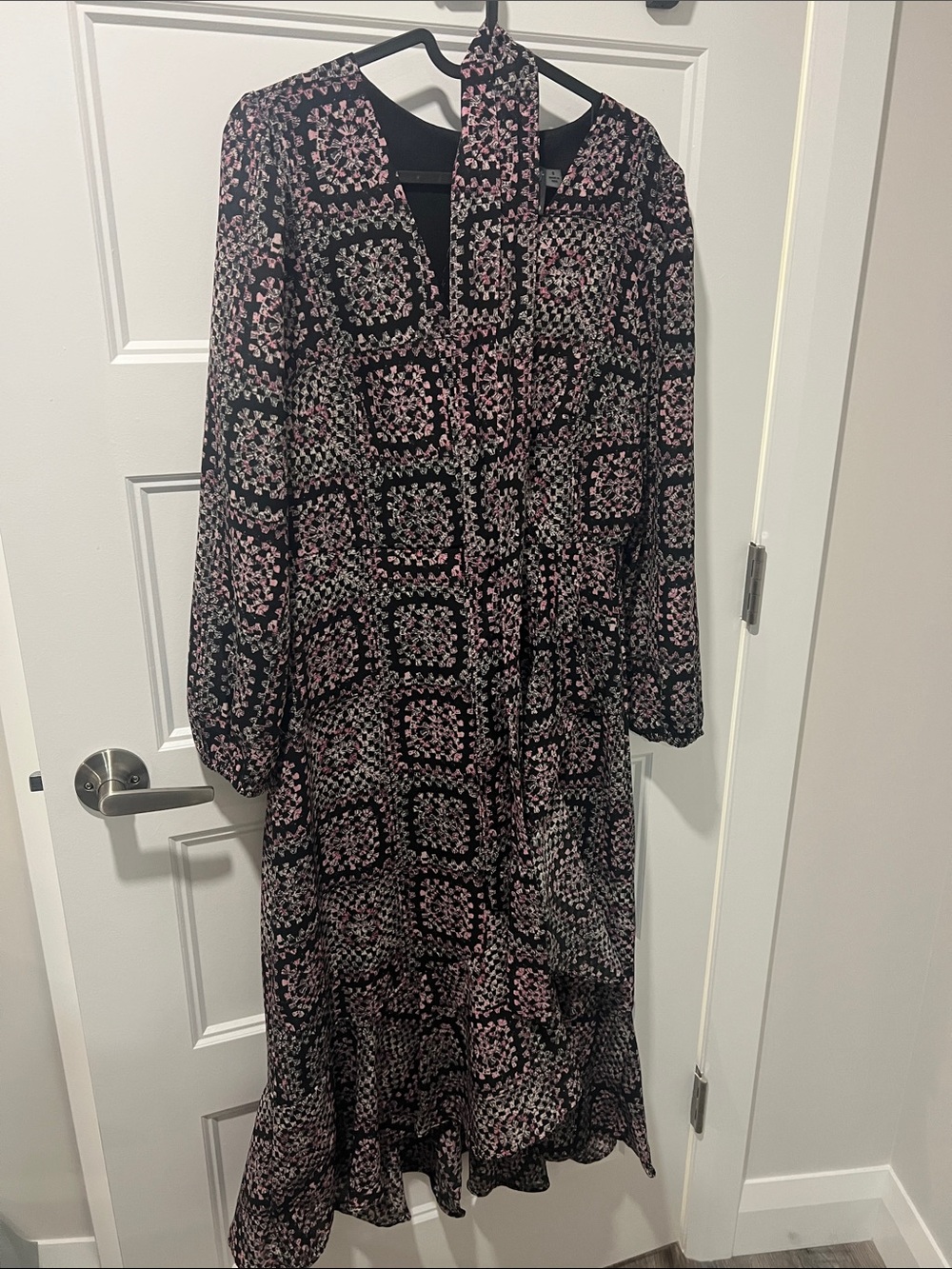 Gabby Skye Black and Pink Long Sleeve Patterned Midi Dress